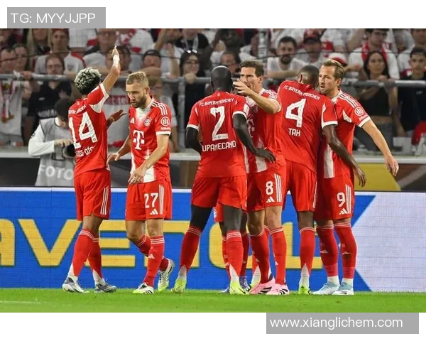 拜仁慕尼黑在德甲联赛中以8比1大胜沃尔夫斯堡展现强大实力