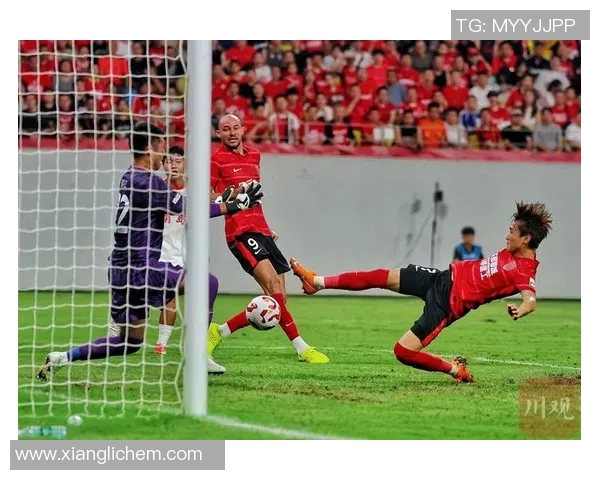 韦世豪边路传中助攻精彩瞬间解析与战术意义探讨 韦世豪边路传中助攻精彩瞬间解析与战术意义探讨